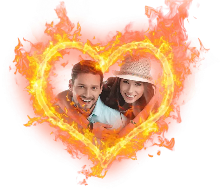 Pareja enmarcada por un corazón de fuego